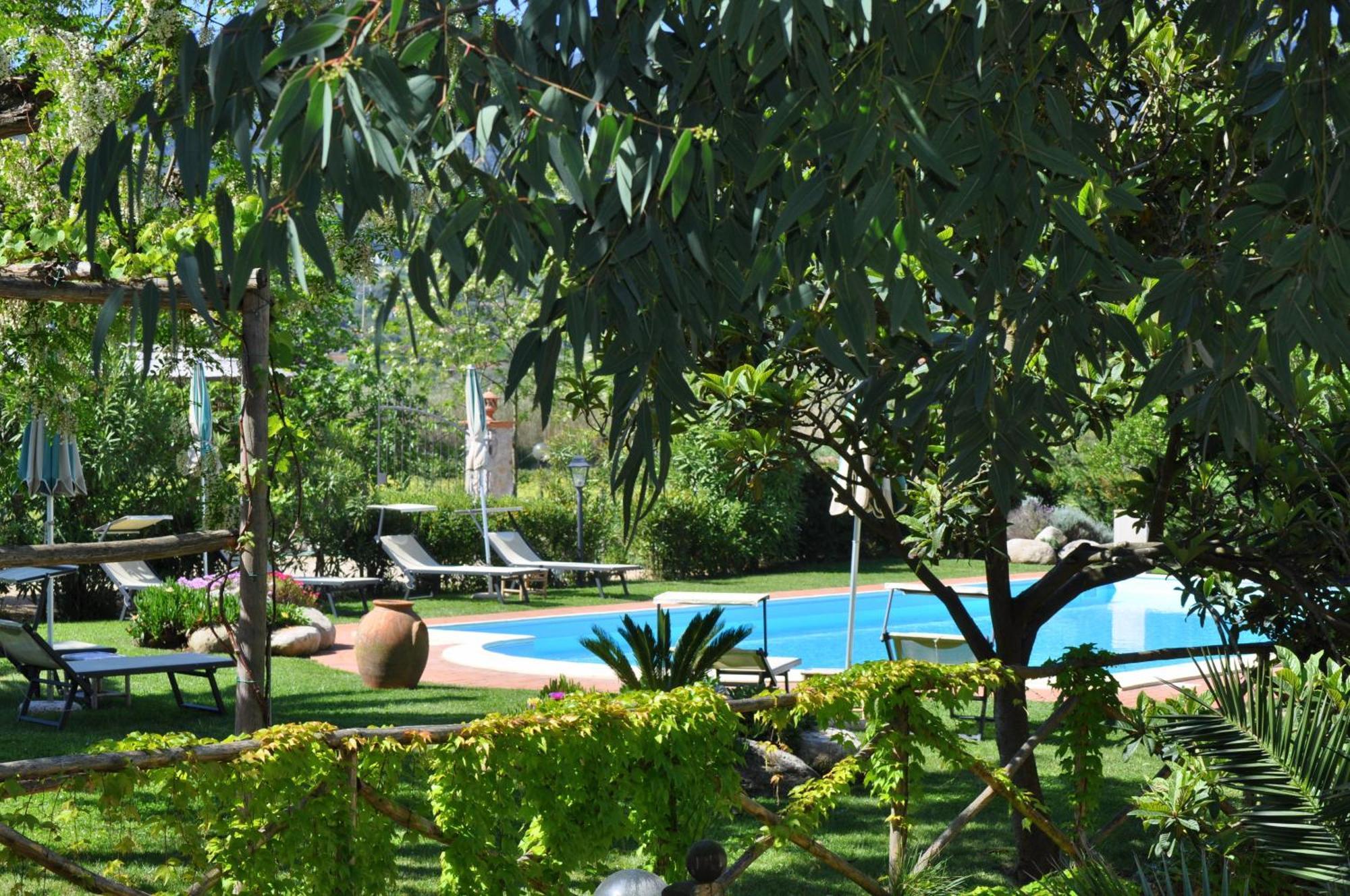 Hotel Tirrena Bike & Country Hotel ポルトフェッラーイオ エクステリア 写真